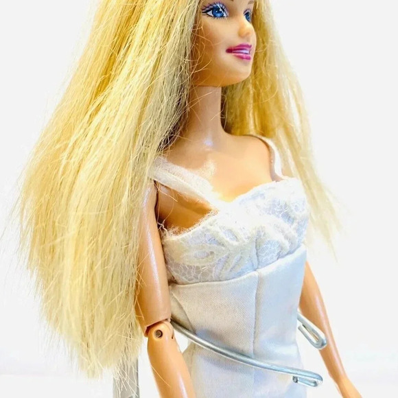 MATTEL BARBIE Doll White Gown 12"Tall Blonde Hair Purple Eyes Articulated Elbows - Picture 5 of 12